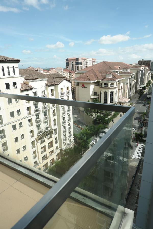 One Palm Tree Villas 马尼拉 外观 照片